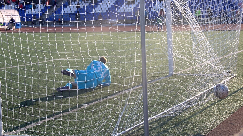 Футболисты «Сахалина» всухую проиграли омскому «Иртышу»