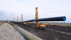 В ОАЭ ускорили строительство второго нефтепровода в обход Ормузского пролива