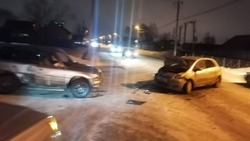 Водитель иномарки получил перелом ключицы в ДТП в Южно-Сахалинске