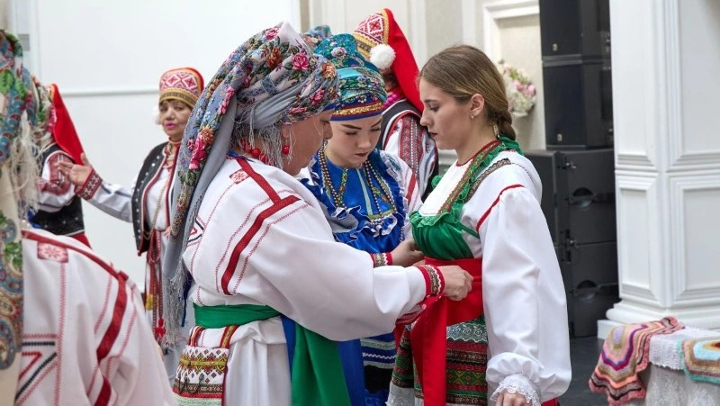 Свадьба с пачатами и лукшем: в Южно-Сахалинске воссоздали мордовский обряд