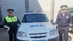 Сахалинские автоинспекторы помогли пенсионеру вернуться домой после поломки машины
