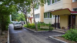 Ремонт во дворах улицы Карьерной в Южно-Сахалинске завершат раньше срока