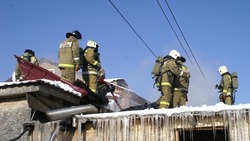 Пожарные потушили хозпостройку в Поронайском районе 