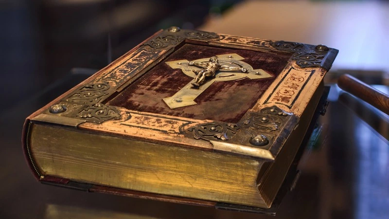 Священники будут исповедовать и причащать больных коронавирусом