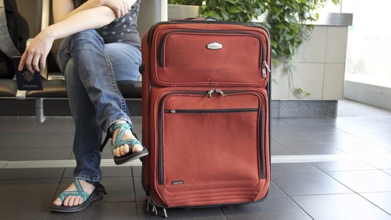 Чемодан с подушками прилетел на Сахалин на три дня позже пассажира