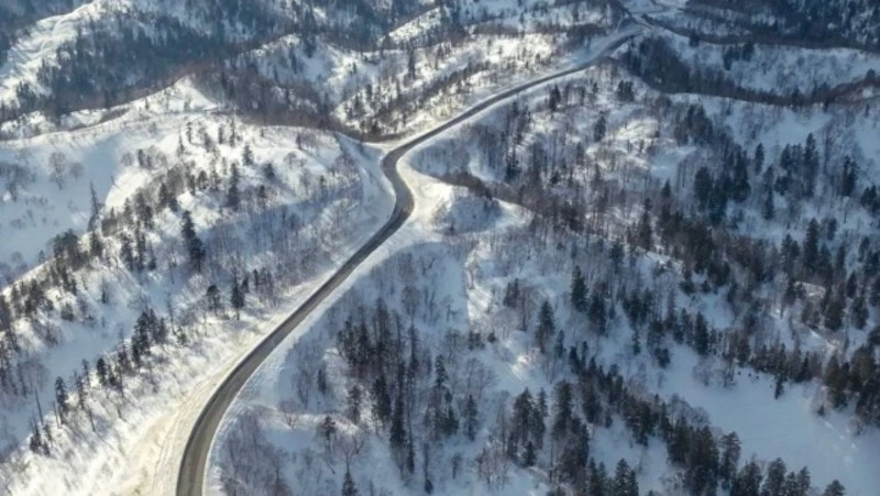 Жителям Сахалина показали зимний Ловецкий перевал с высоты птичьего полета
