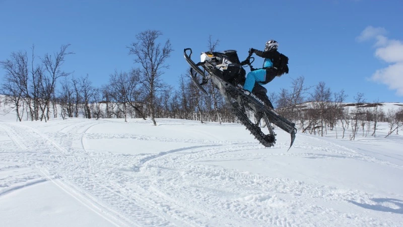 Пересел на снегоход: лишенный прав пьяный водитель снова пойдет под суд в Северо-Курильске 