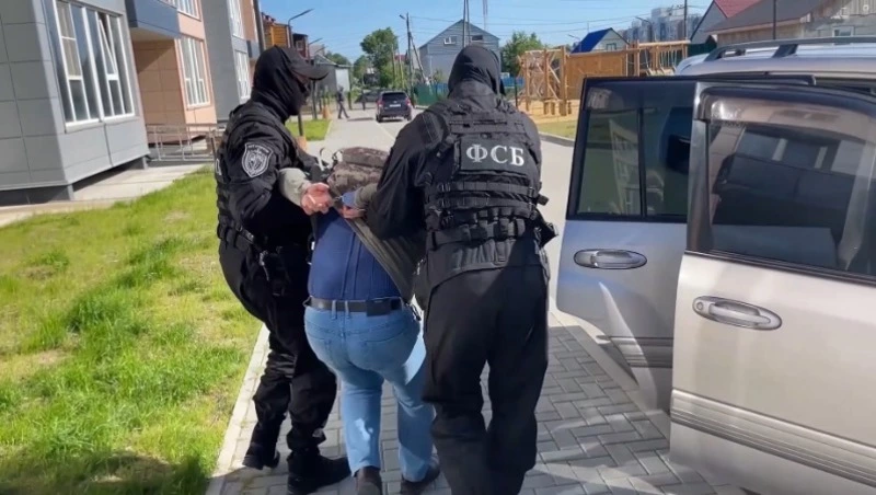 ФСБ задержала жителя Сахалина за общение со спецслужбами Украины