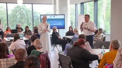 Валерий Лимаренко обсудил с педагогами введение дополнительных уроков по основам моды и дизайна