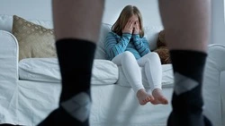 Сахалинский военный изнасиловал старшую дочь и домогался младшую