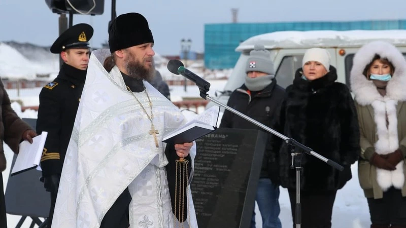 В Невельске почтили память рыбаков, погибших в Беринговом море в 1965 году