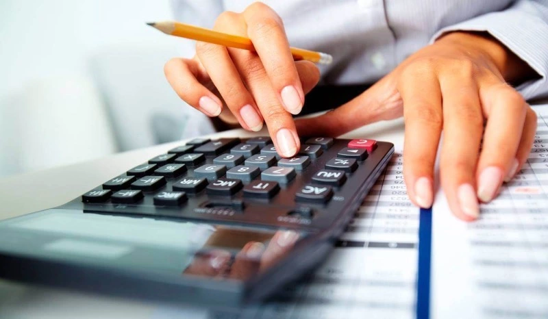 На Сахалине бухгалтер два года переводила деньги со счета организации на свой