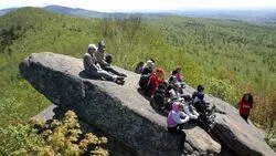 На Сахалине туристы воруют генераторы и мусорят у горы Лягушка