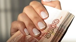 Когда делать денежный маникюр в феврале 2026 года: лучшие дни