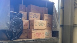 В помощь жителям Курской области Сахалин направил большой груз детских подгузников