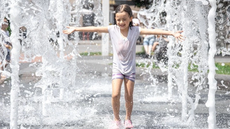 Названа опасность, которая поджидает жителей Сахалина при купании в фонтане