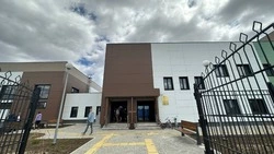 Жители Анивы высоко оценили новый физкультурно-оздоровительный комплекс с бассейном