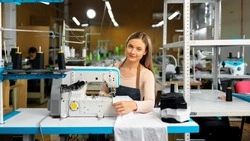 День работников легкой промышленности — 8 июня 2025: история и традиции праздника, открытки