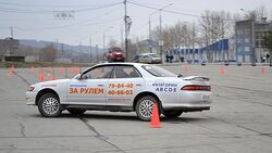 Все больше женщин на Сахалине садятся за руль
