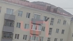 Мужчина упал с высоты четырехэтажного дома в Холмске 