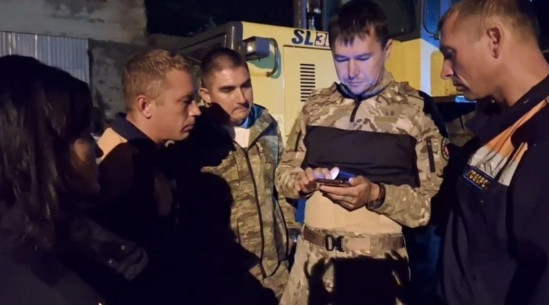 Десятки людей три дня ищут под Холмском пропавшего мужчину с потерей памяти