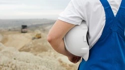 Семья из Долинска отсудила у строителей почти 3 млн рублей за брошенный дом