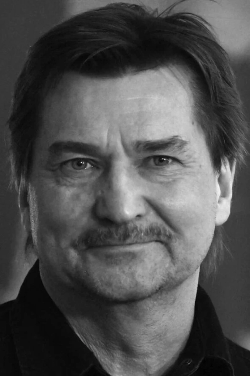 Экс-режиссер театра имени Вахтангова Юрий Бутусов погиб на море в Болгарии