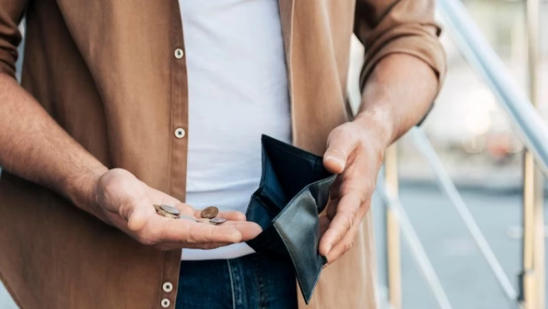 Мужчина украл телефон и кошелек у своего товарища в Южно-Сахалинске 