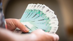  Средняя начисленная зарплата в апреле в Сахалинской области достигла 119,8 тысячи рублей