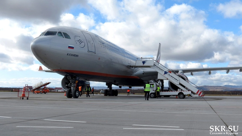 Сахалинцы откупорили бутылочку игристого в честь возвращения «Аэрофлота»