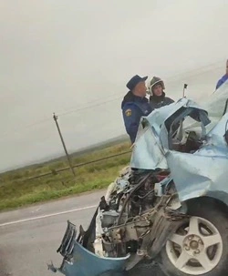 УАЗ столкнулся с минивэном на федеральной трассе на Сахалине