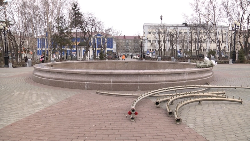 Фонтан на площади Ленина Южно-Сахалинска запустят к 1 Мая