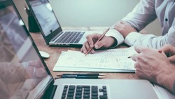 Около 46 % жителей Сахалинской области заявили о поиске второй работы