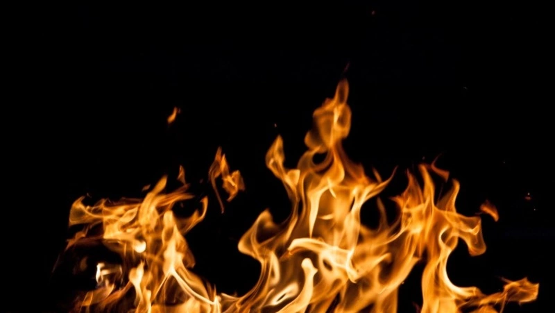 Яхта с туристами загорелась во время заправки в Геленджике