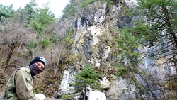 Сахалинские спелеологи нашли кости древних животных в пещере Новобрачных (ФОТО)