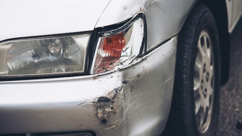 Житель Холмска «избил» трубой чужую машину в состоянии алкогольного опьянения