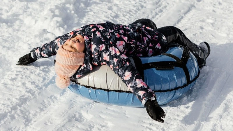 Готовим сани: каждый третий родитель на Сахалине покупает ребенку надувной тюбинг