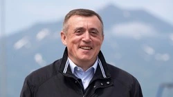 Губернатор Валерий Лимаренко поздравил с праздником Весны и Труда 