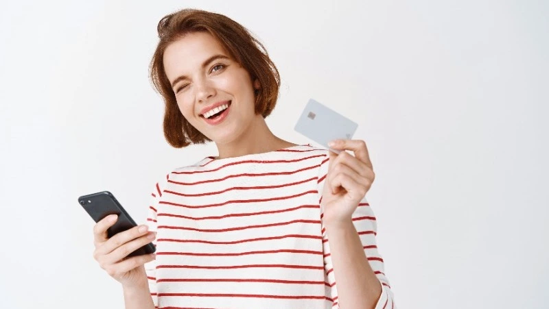 Стало известно, кому повысят зарплаты с 1 октября