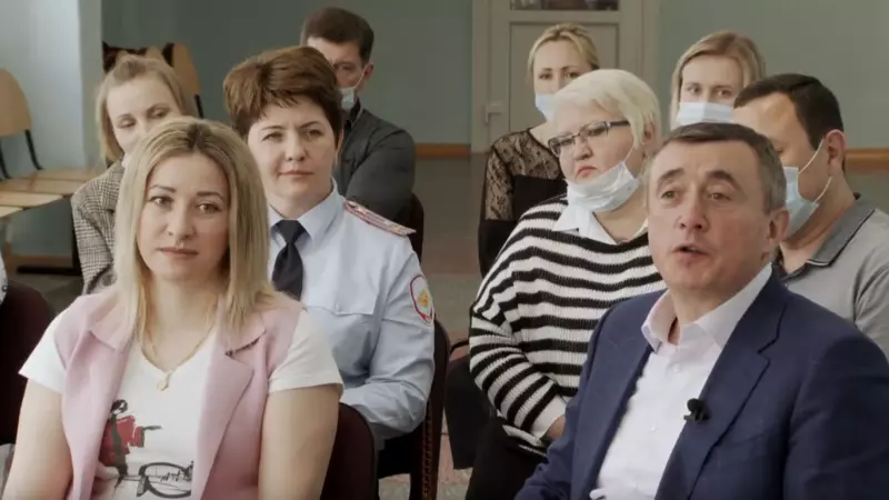 Как будем учиться: 10 решений сахалинского губернатора по итогам родительского собрания