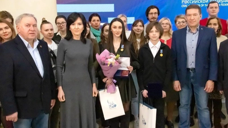 Сахалинке вручили медаль за спасение людей в «Крокус Сити Холле»