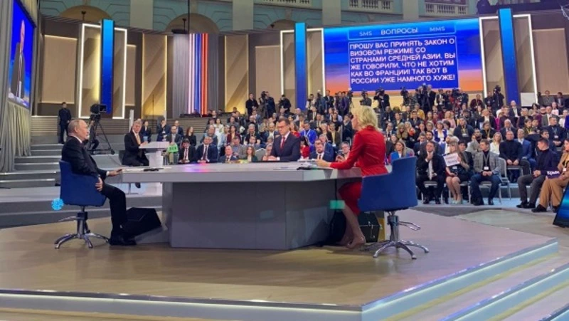 В Москве стартовала прямая линия с Владимиром Путиным