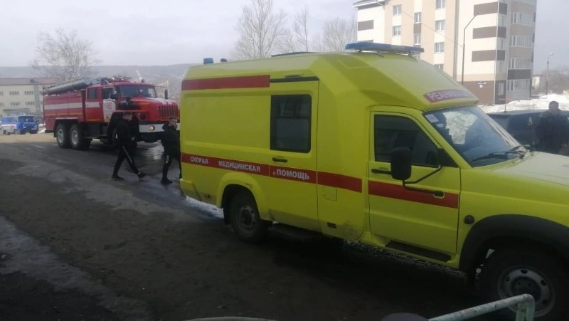 Человека эвакуировали из горящей квартиры в Александровске-Сахалинском