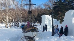 Жители Южно-Сахалинска «взяли на абордаж» каравеллу «Санта Мария» в парке Ю. Гагарина