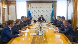 Валерий Лимаренко и замглавы РЖД Иван Колесников обсудили развитие поездов на Сахалине