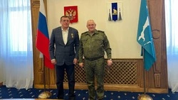 Губернатора Сахалинской области наградили медалью «За укрепление боевого содружества»