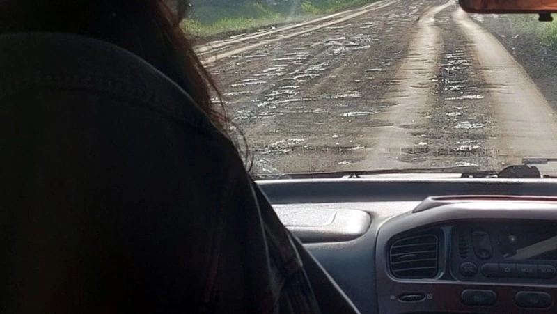 «И этим привлекаем туристов?»: сахалинцы пожаловались на дорогу до маяка Анива