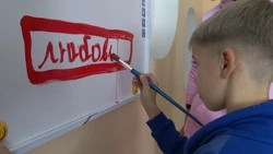 Они собираются вместе, чтобы обменяться опытом, рассказать новости и обняться