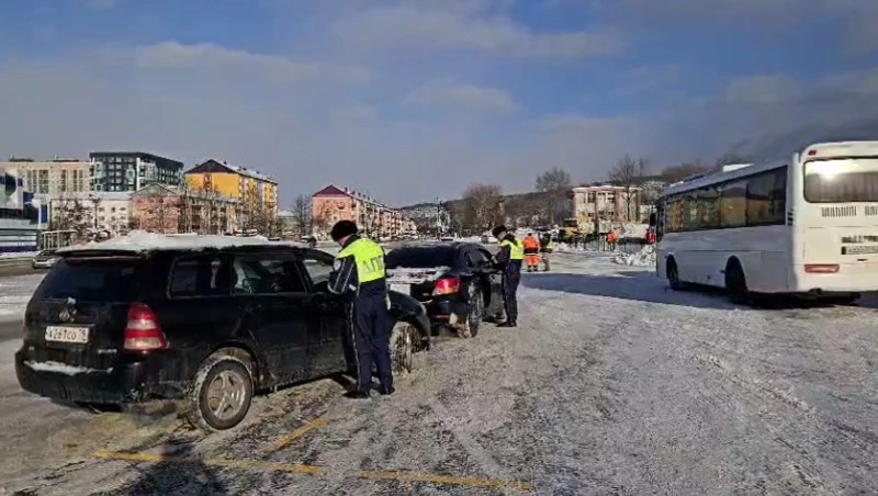 Сотни нарушителей и три аварии с пострадавшими: сводка ГАИ на Сахалине и Курилах за выходные