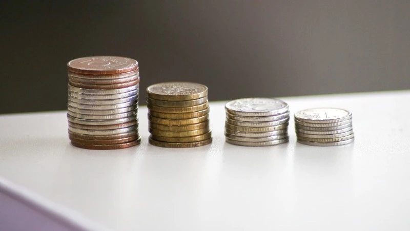 Яйца и гаджеты подешевели в Сахалинской области